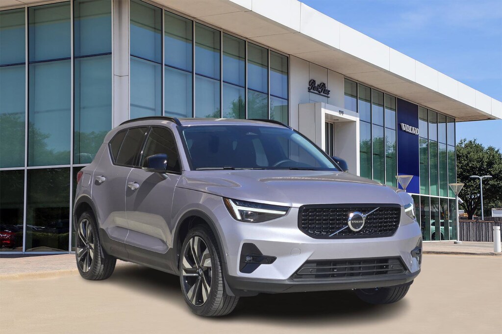 New 2026 Volvo XC40 B5 Plus SUV
