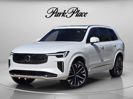 2025 Volvo XC90 plug-in hybrid Plus SUV