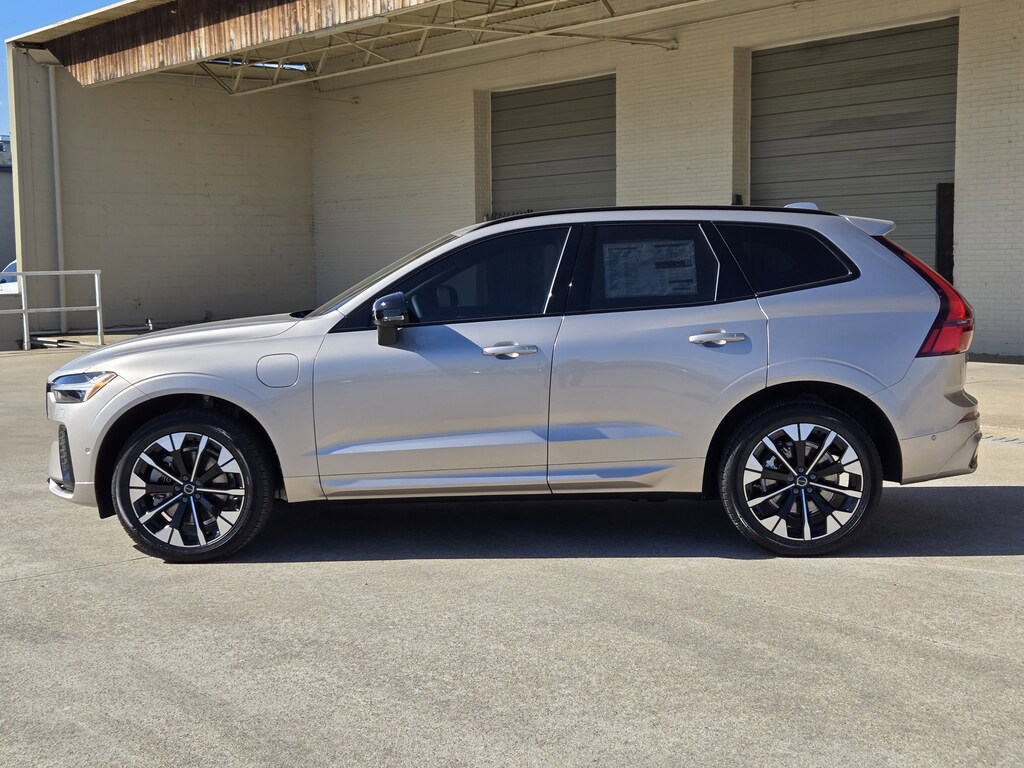 New 2026 Volvo XC60 plug-in hybrid T8 Plus SUV