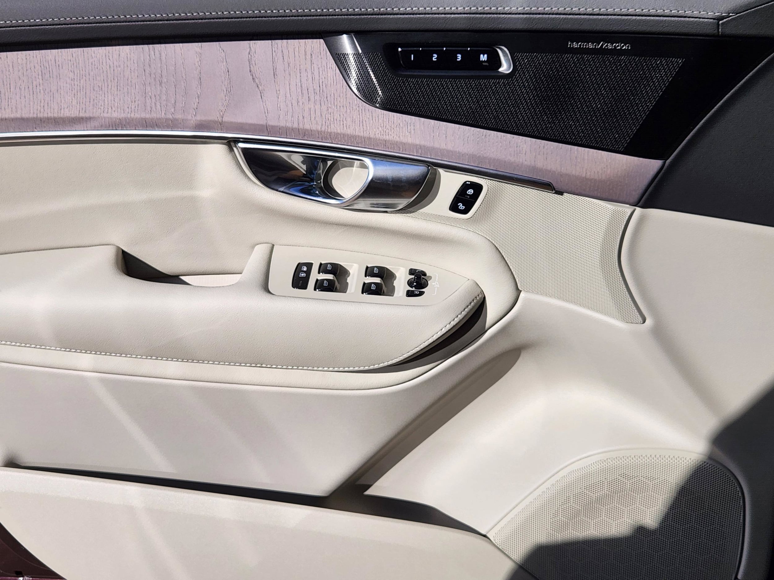 2026 Volvo XC90 Ultra - Photo 23