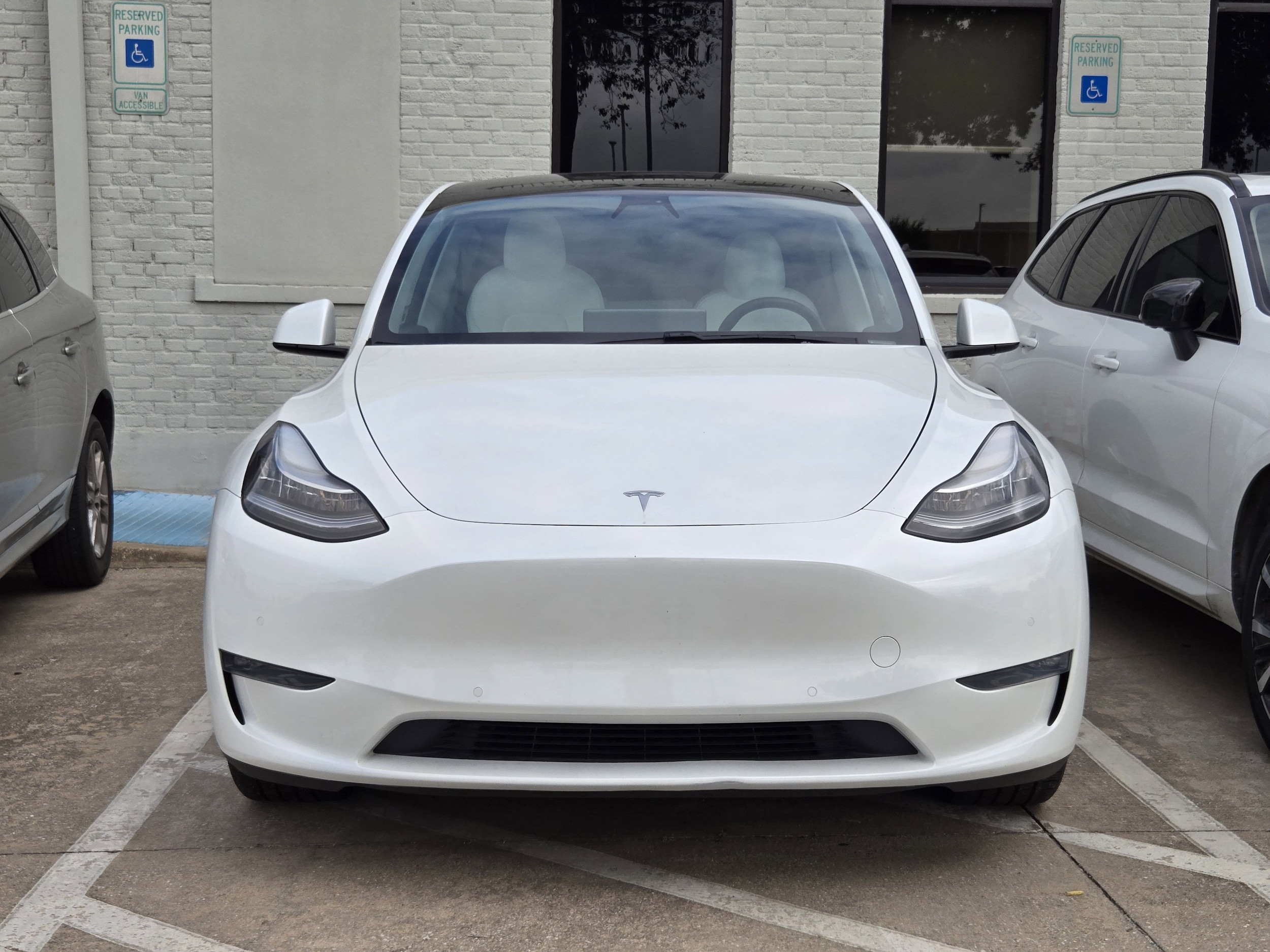 Used 2020 Tesla Model Y Long Range with VIN 5YJYGDEE2LF056666 for sale in Dallas, TX