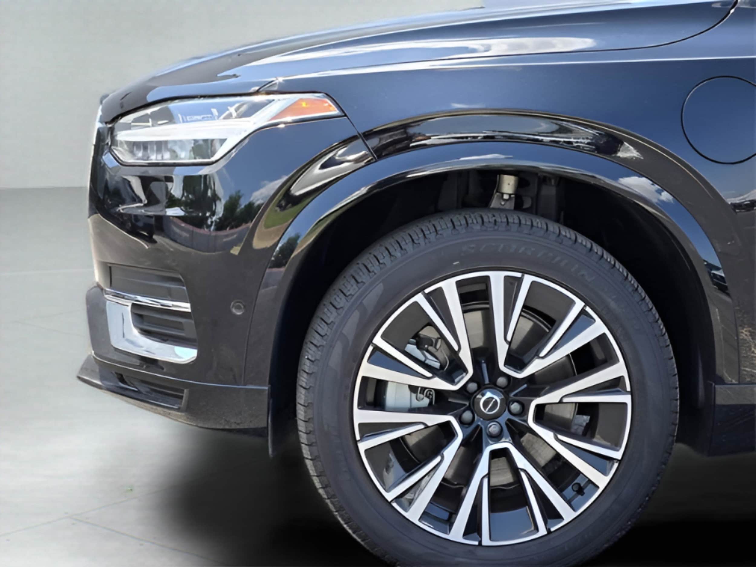 2025 Volvo XC90 Plus - Photo 14