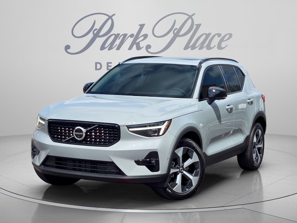 New 2026 Volvo XC40 B5 Plus SUV