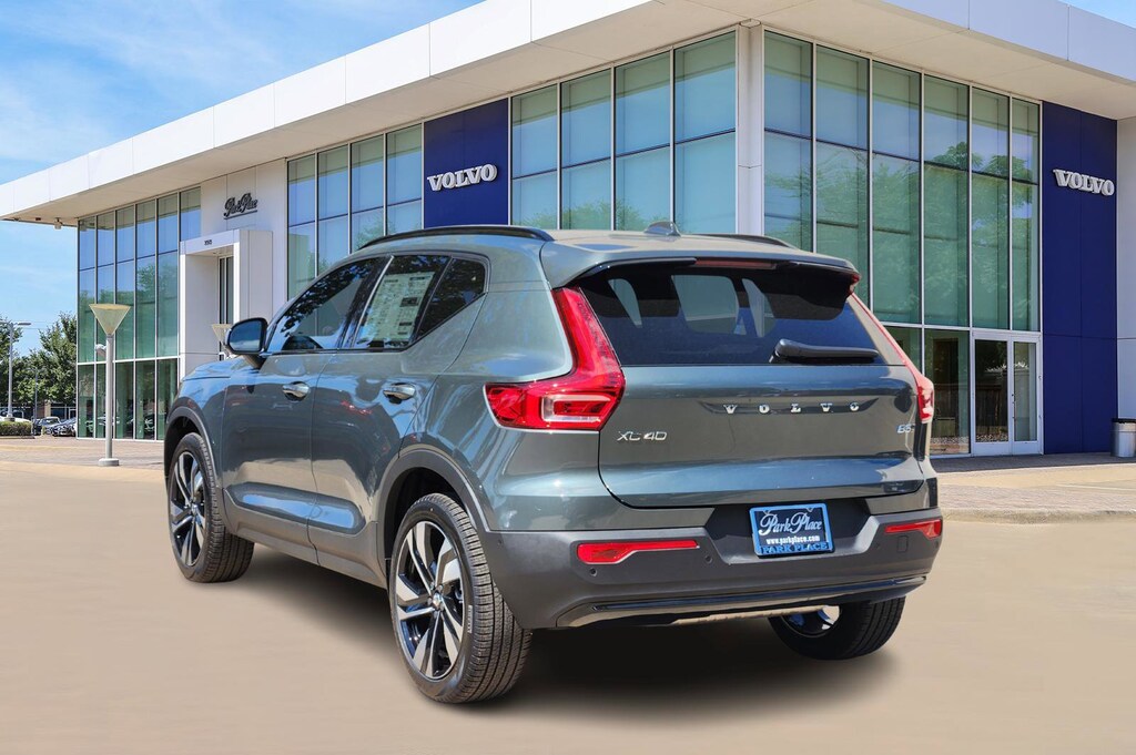 New 2026 Volvo XC40 B5 Ultra SUV
