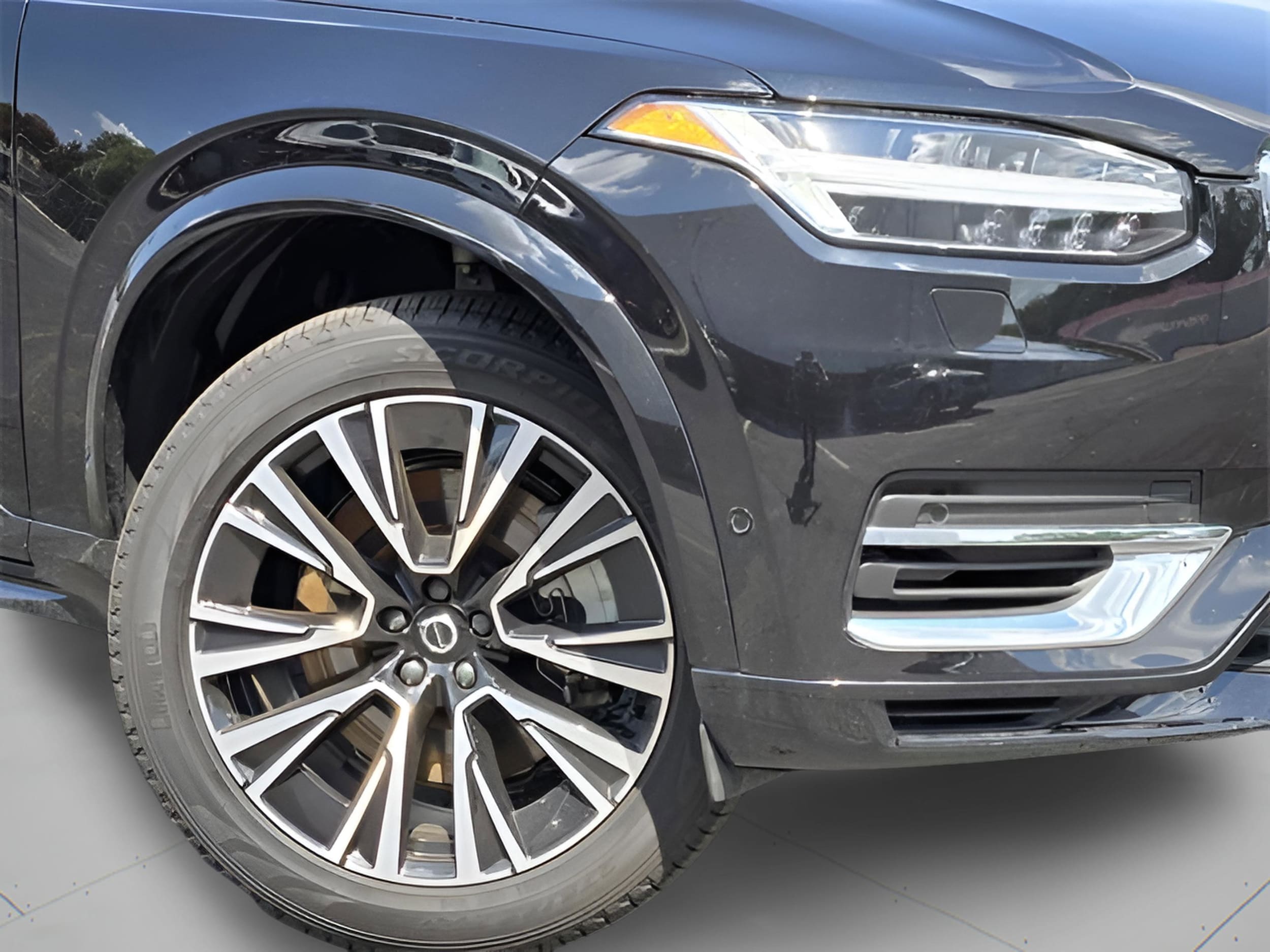 2025 Volvo XC90 Plus - Photo 10