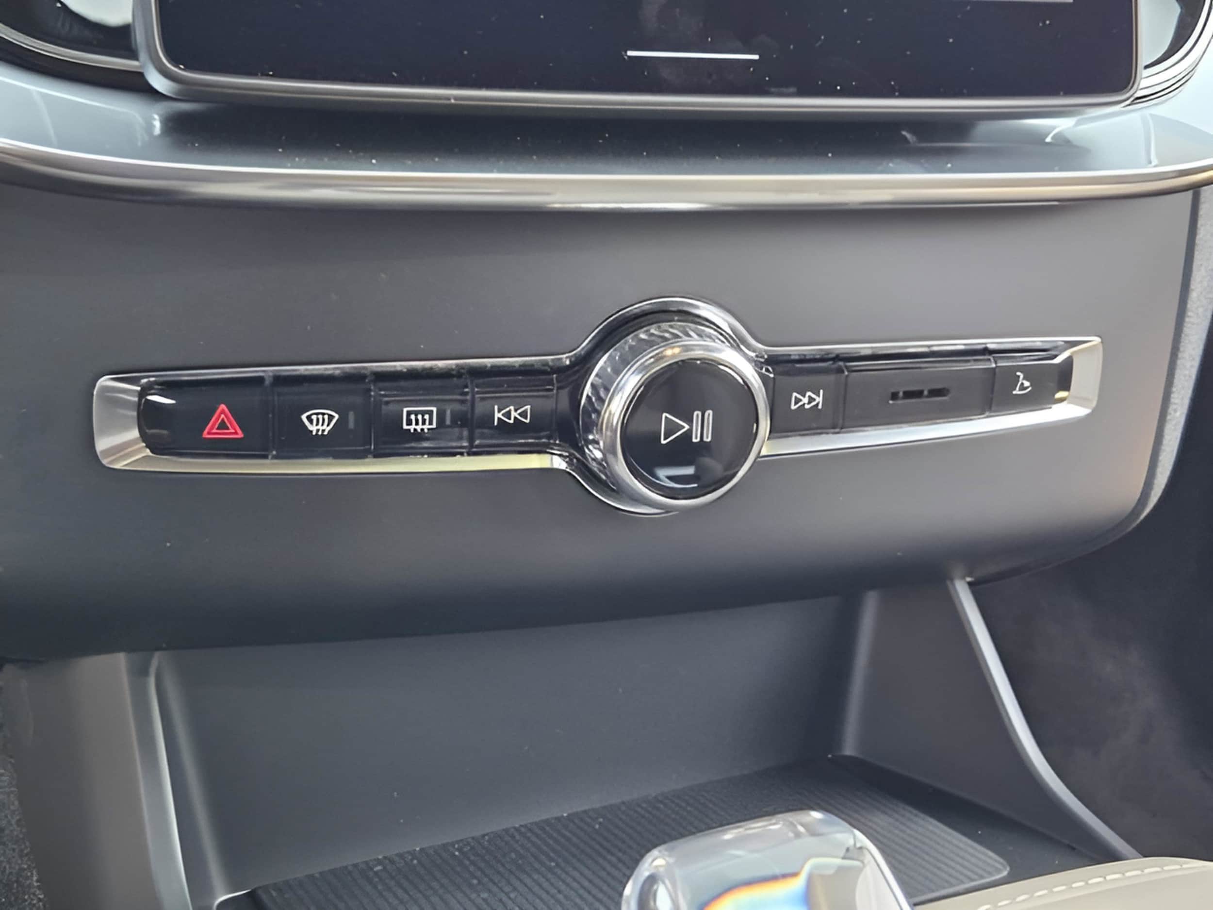 2026 Volvo XC90 Plus - Photo 15
