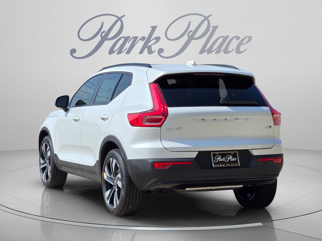 New 2026 Volvo XC40 B5 Plus SUV