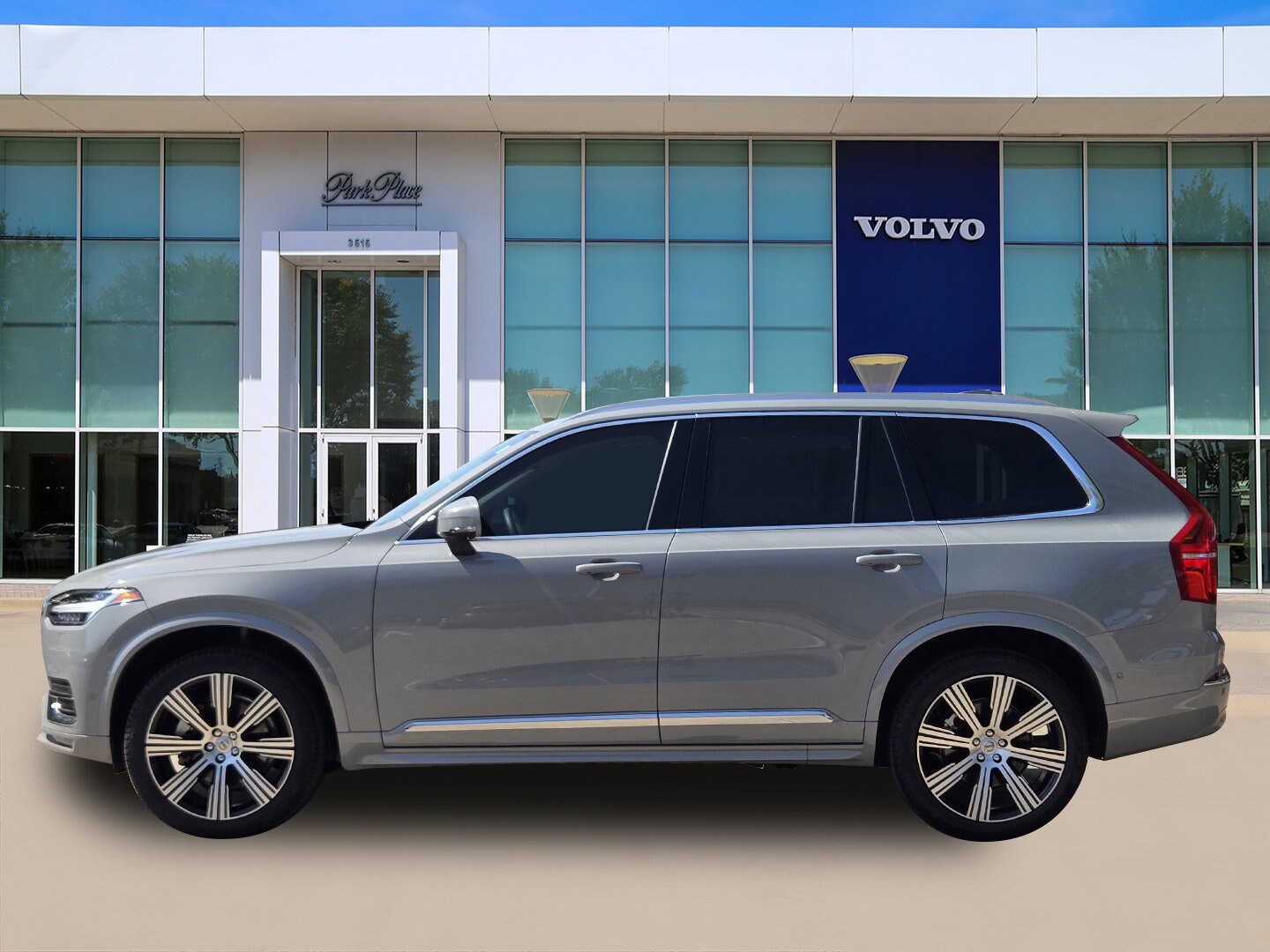 2025 Volvo XC90 photo 3