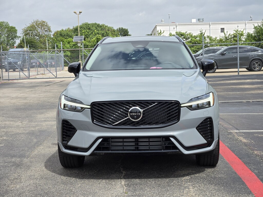 New 2026 Volvo XC60 plug-in hybrid T8 Plus SUV