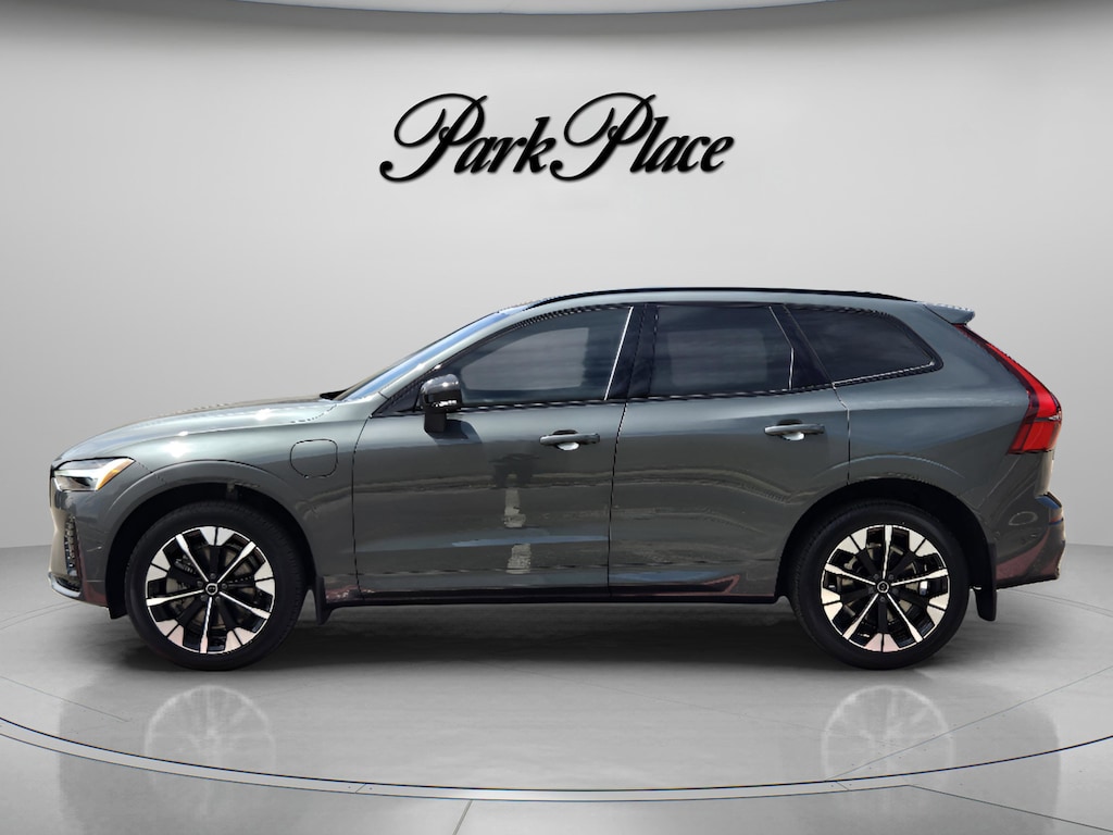 New 2026 Volvo XC60 plug-in hybrid T8 Plus SUV