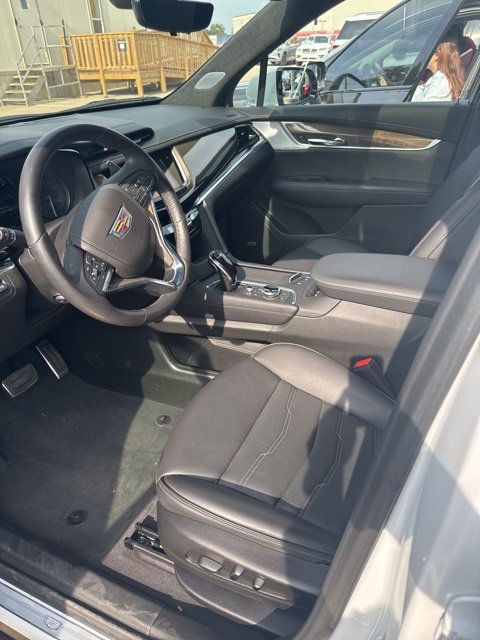 2024 Cadillac XT6 Sport photo 2