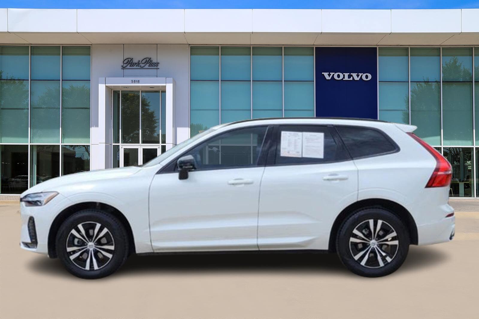 2025 Volvo XC60 B5 Core photo 3
