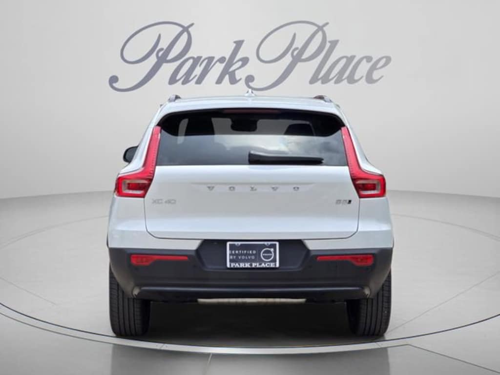 New 2026 Volvo XC40 B5 Plus SUV