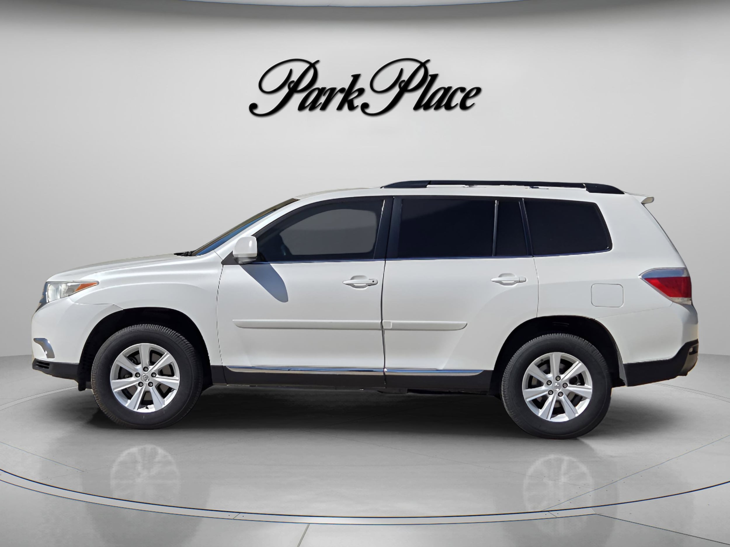 Used 2011 Toyota Highlander Base with VIN 5TDZK3EH1BS046180 for sale in Dallas, TX