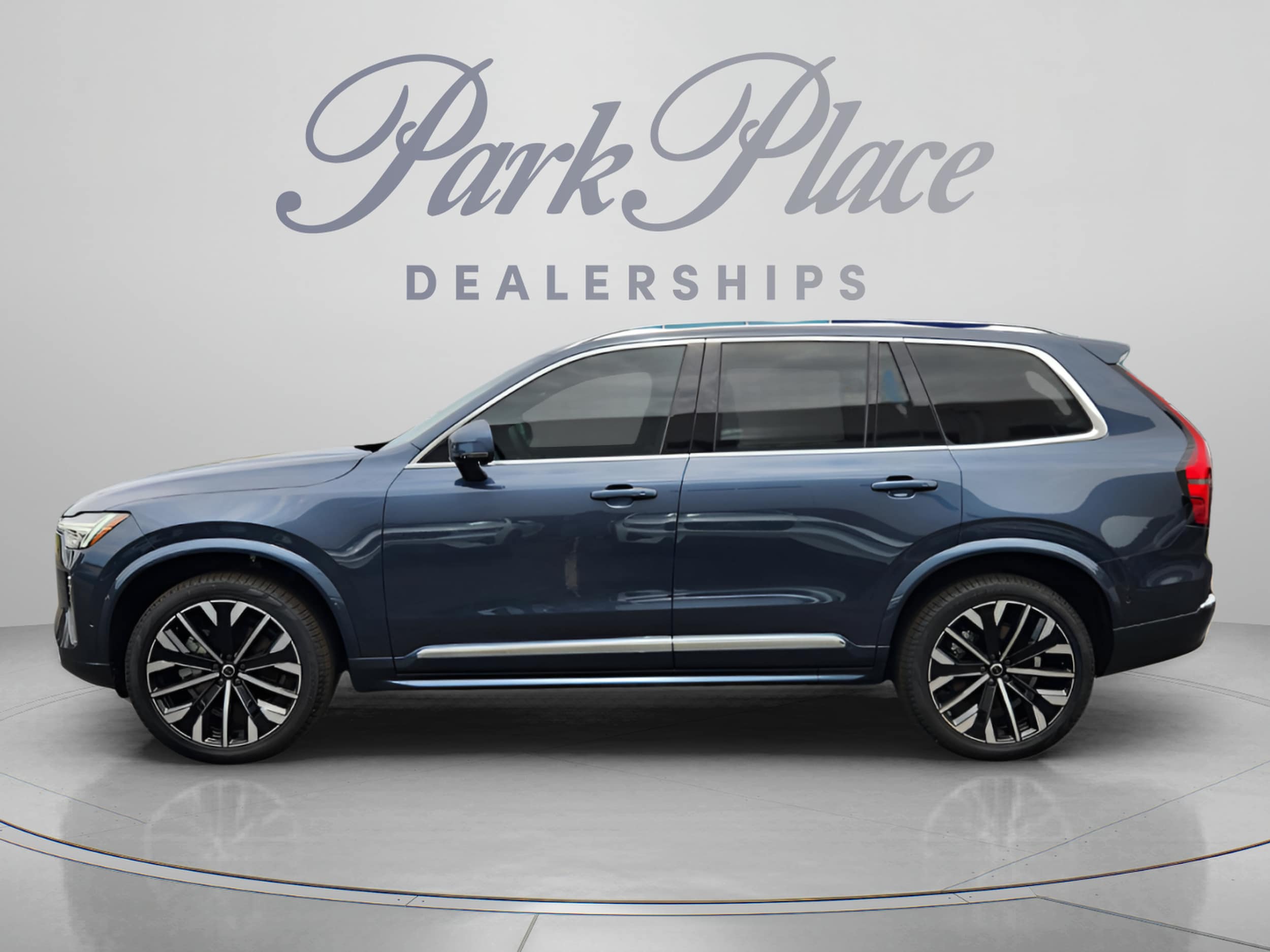 2026 Volvo XC90 Plus - Photo 2