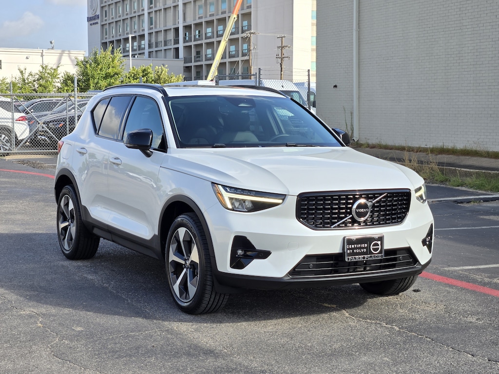 Certified 2023 Volvo XC40 B4 Plus Dark Theme SUV