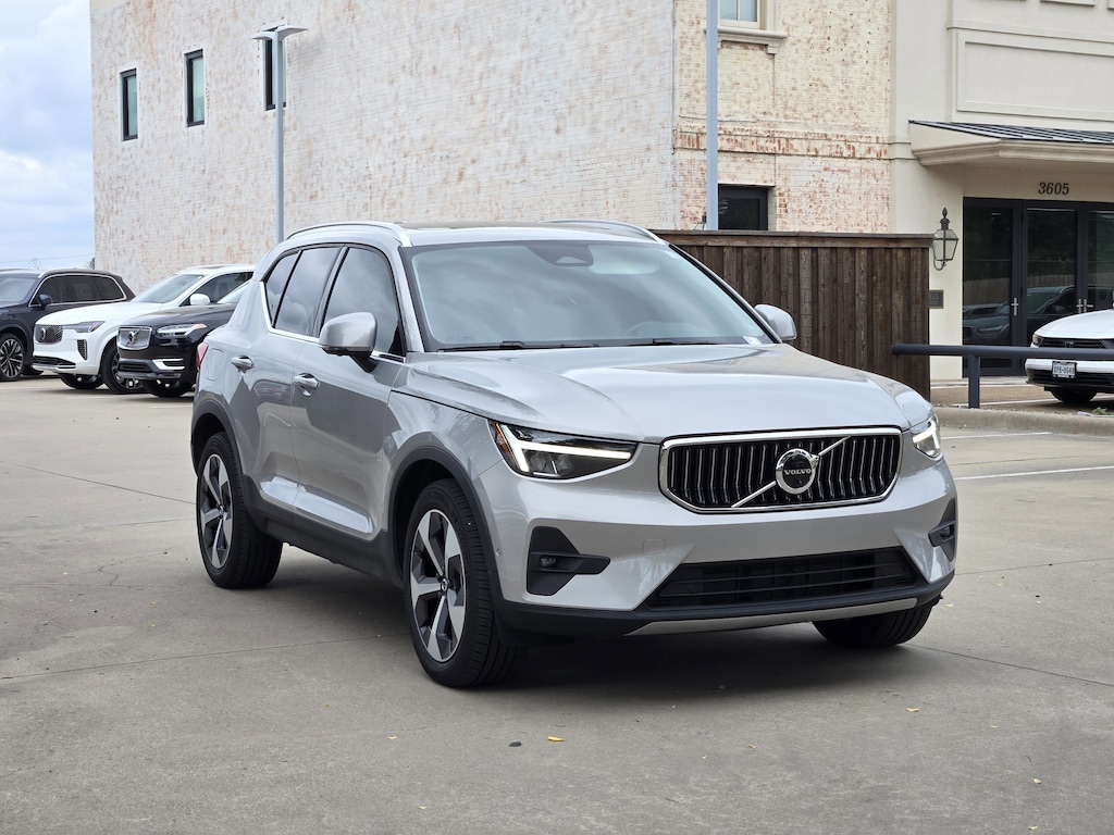 Used 2023 Volvo XC40 B5 Plus Bright Theme SUV