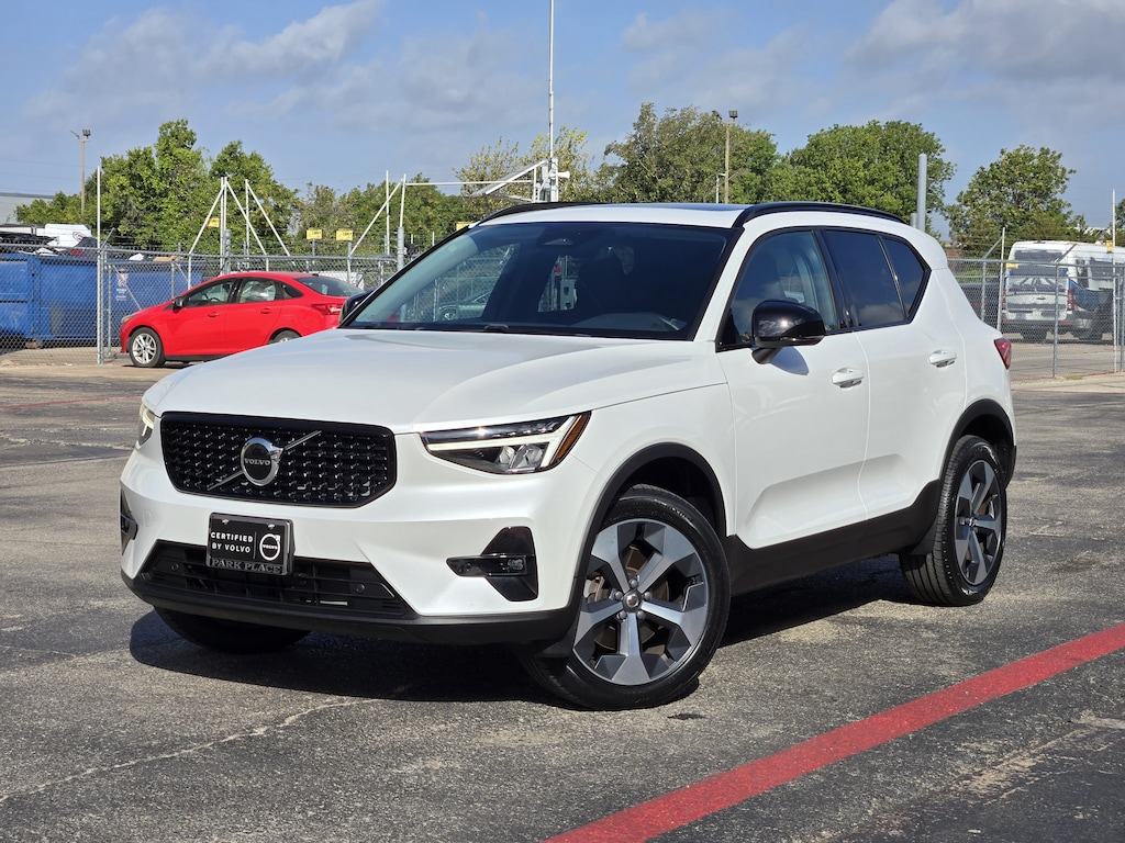 Certified 2023 Volvo XC40 B4 Plus Dark Theme SUV