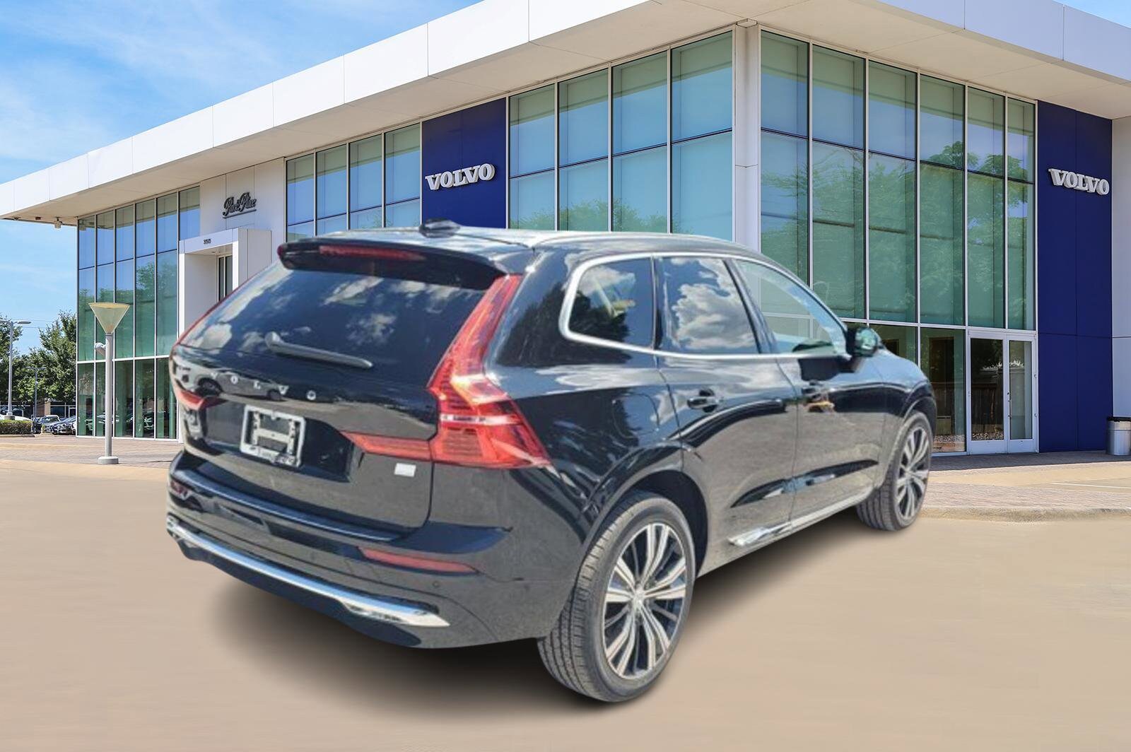 2023 Volvo XC60 Recharge Hybrid T8 Plus photo 4