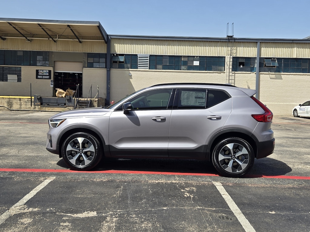 New 2026 Volvo XC40 B5 Plus SUV