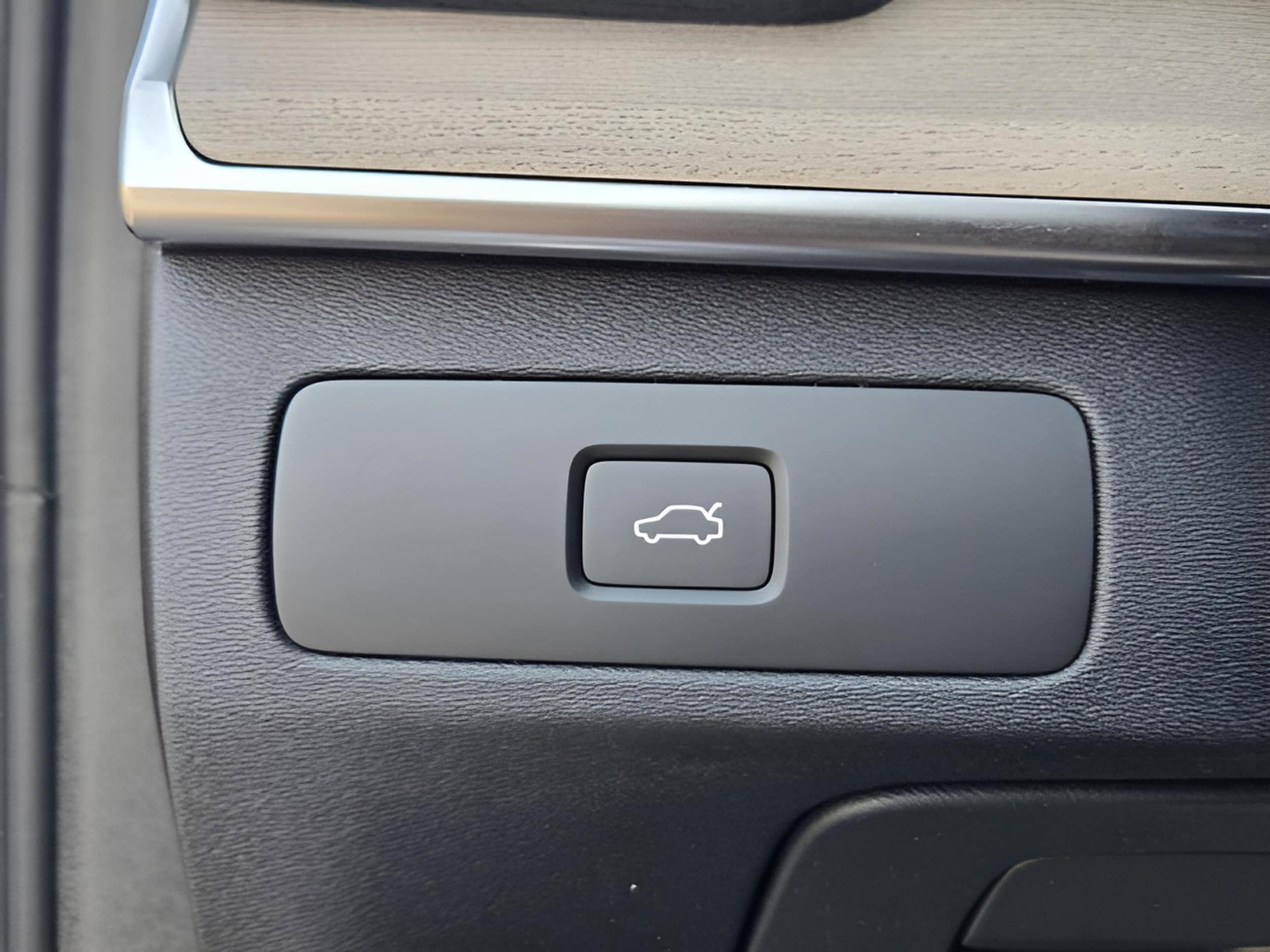 2026 Volvo XC90 Plus - Photo 17