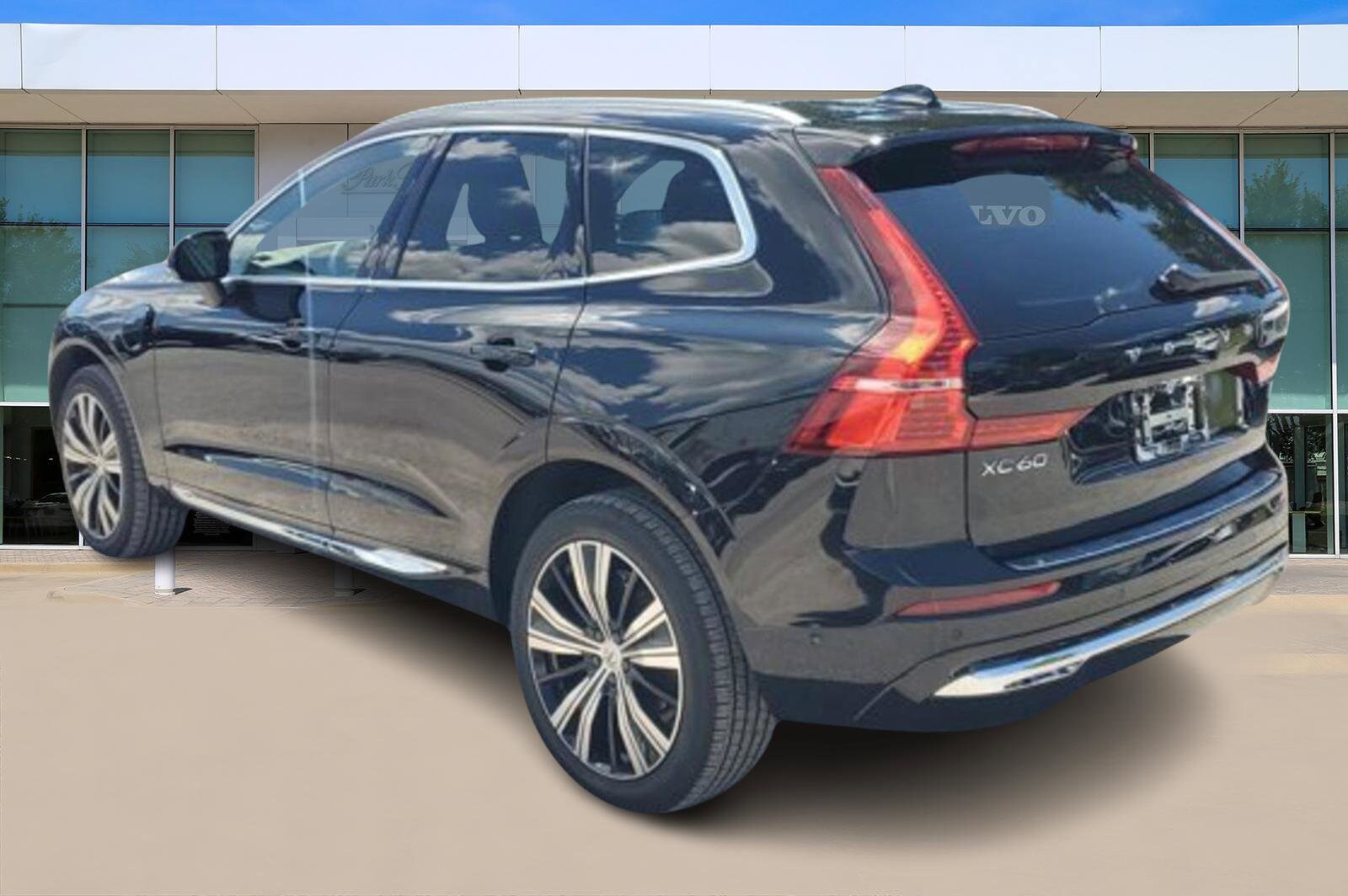 2023 Volvo XC60 Recharge Hybrid T8 Plus photo 3