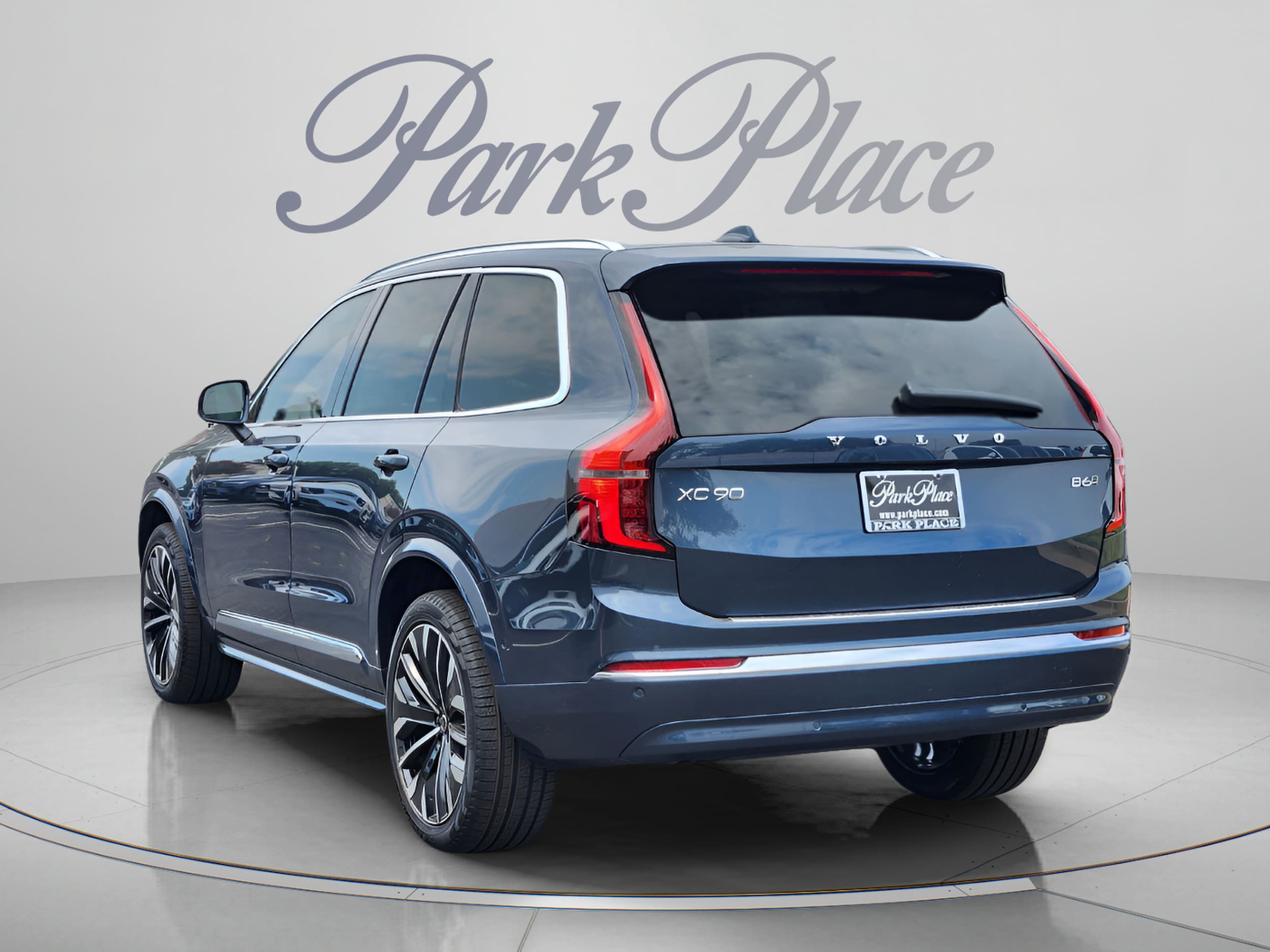 2026 Volvo XC90 Plus - Photo 3