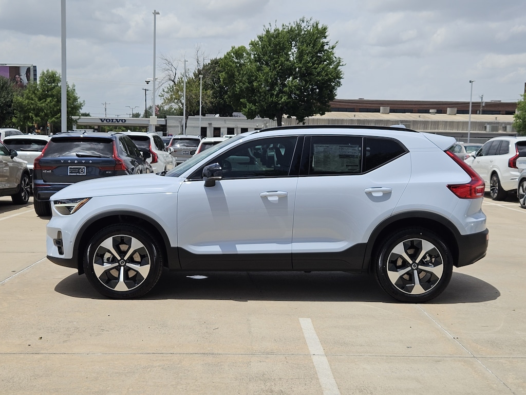 New 2026 Volvo XC40 B5 Plus SUV