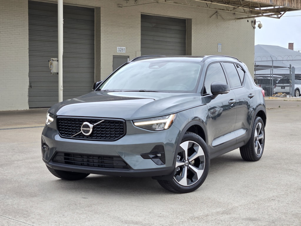 New 2026 Volvo XC40 B4 Plus SUV