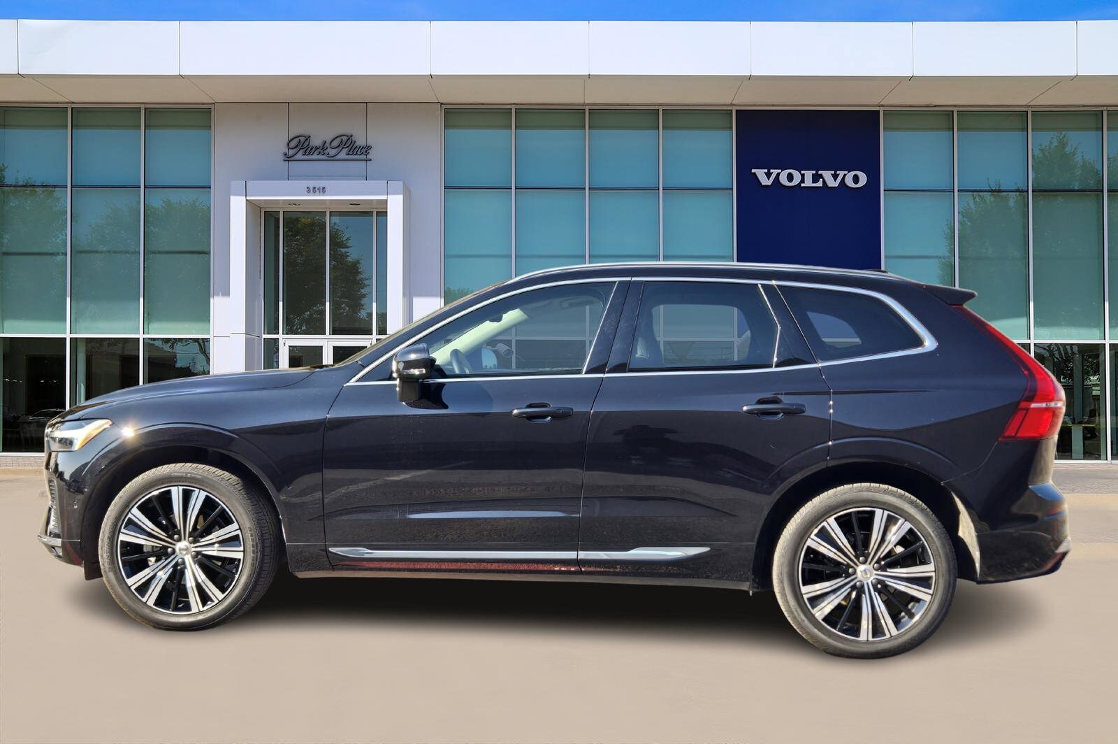 2023 Volvo XC60 B5 Plus photo 3