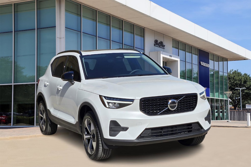 New 2026 Volvo XC40 B4 Core SUV