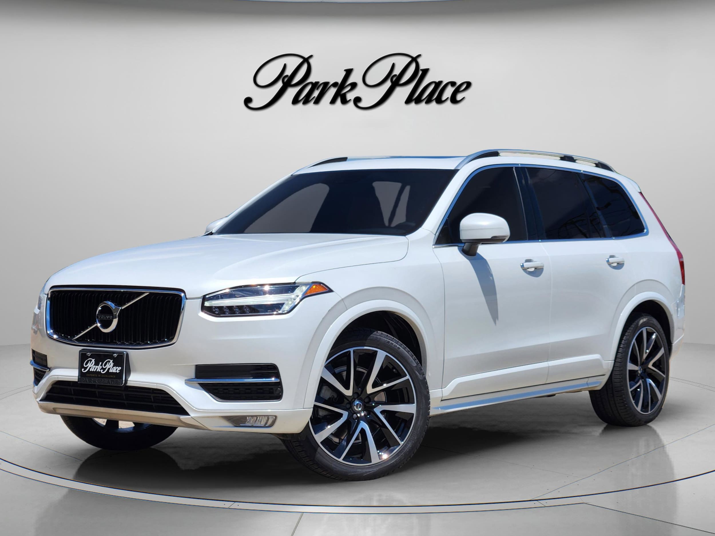 2019 Volvo XC90 T6 Momentum AWD's photo