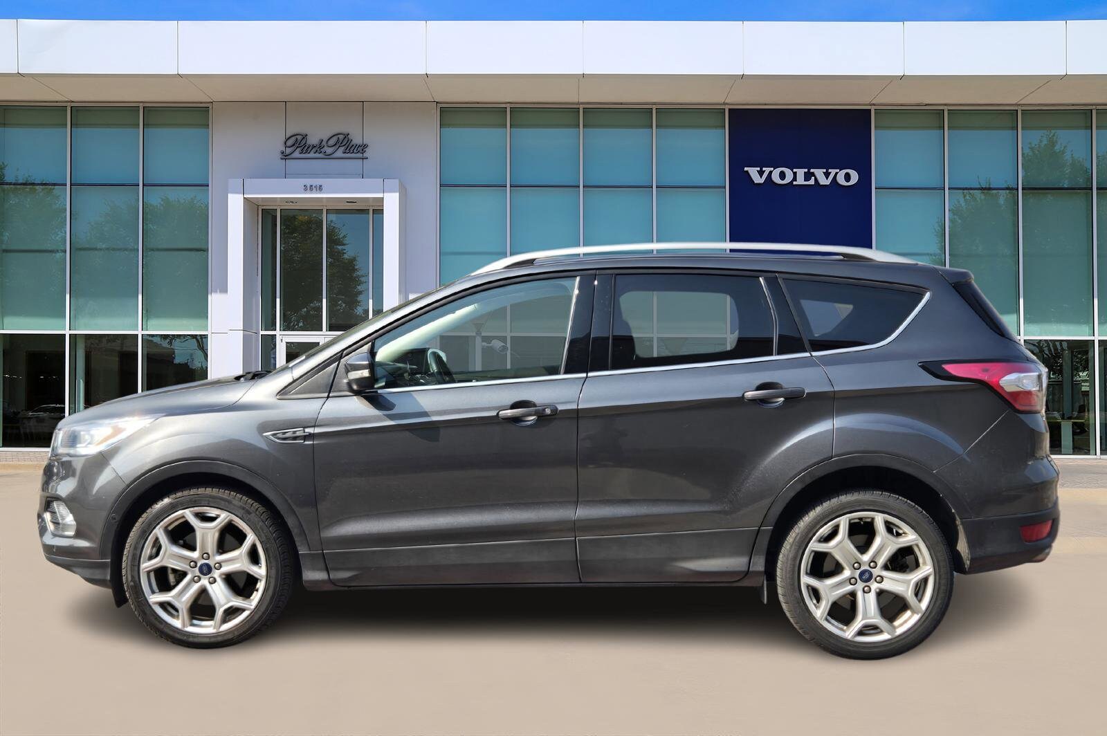 2018 Ford Escape Titanium photo 3