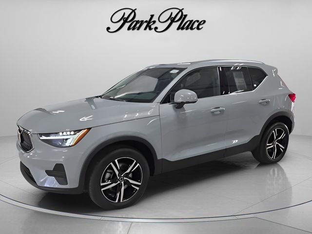 2025 Volvo XC40 B5 Core Bright AWD's photo