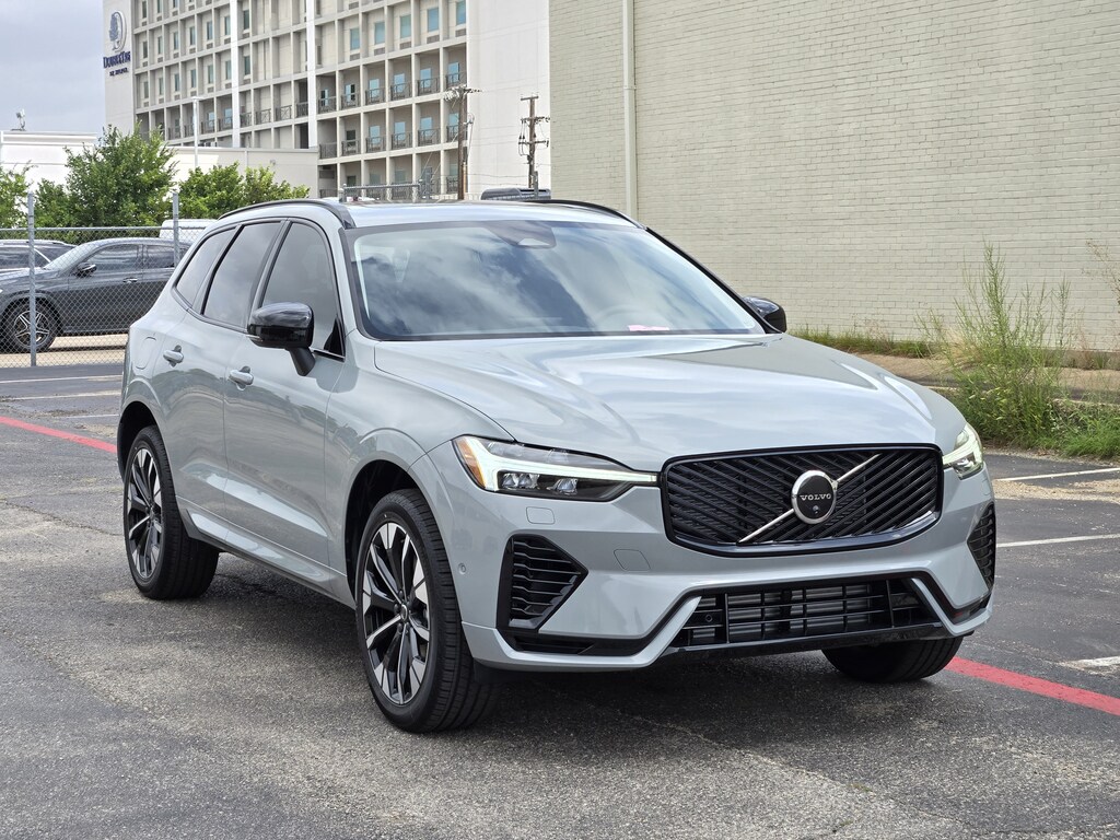 New 2026 Volvo XC60 plug-in hybrid T8 Plus SUV