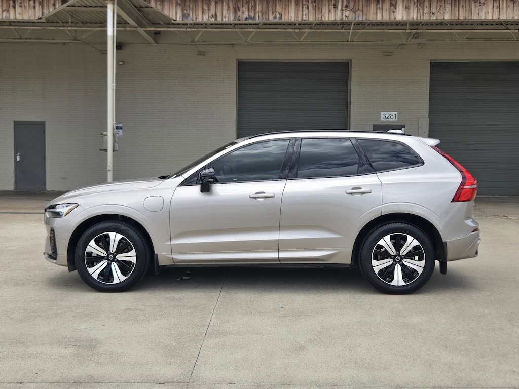 Certified 2024 Volvo XC60 plug-in hybrid T8 Plus Dark Theme SUV