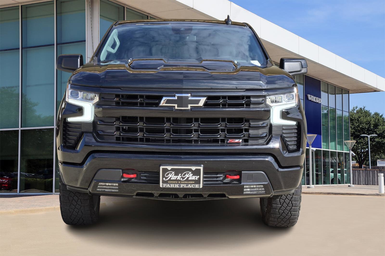 2024 Chevrolet Silverado 1500 LT Trail Boss photo 2