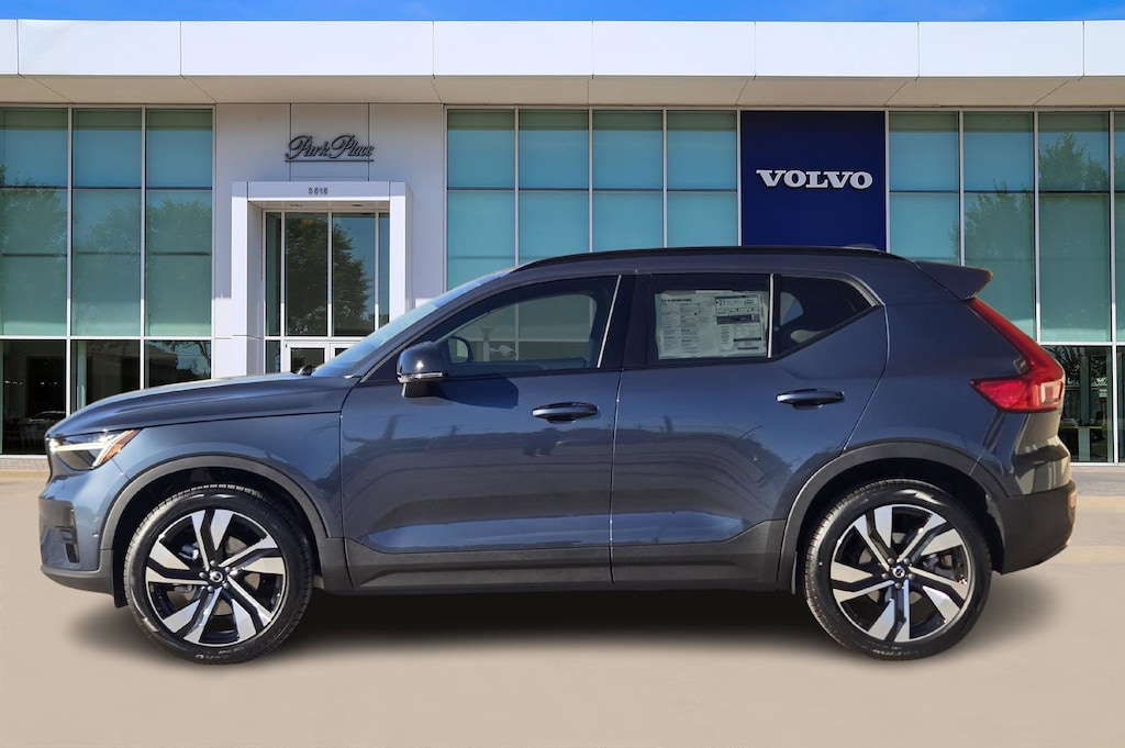 New 2026 Volvo XC40 B4 Plus SUV