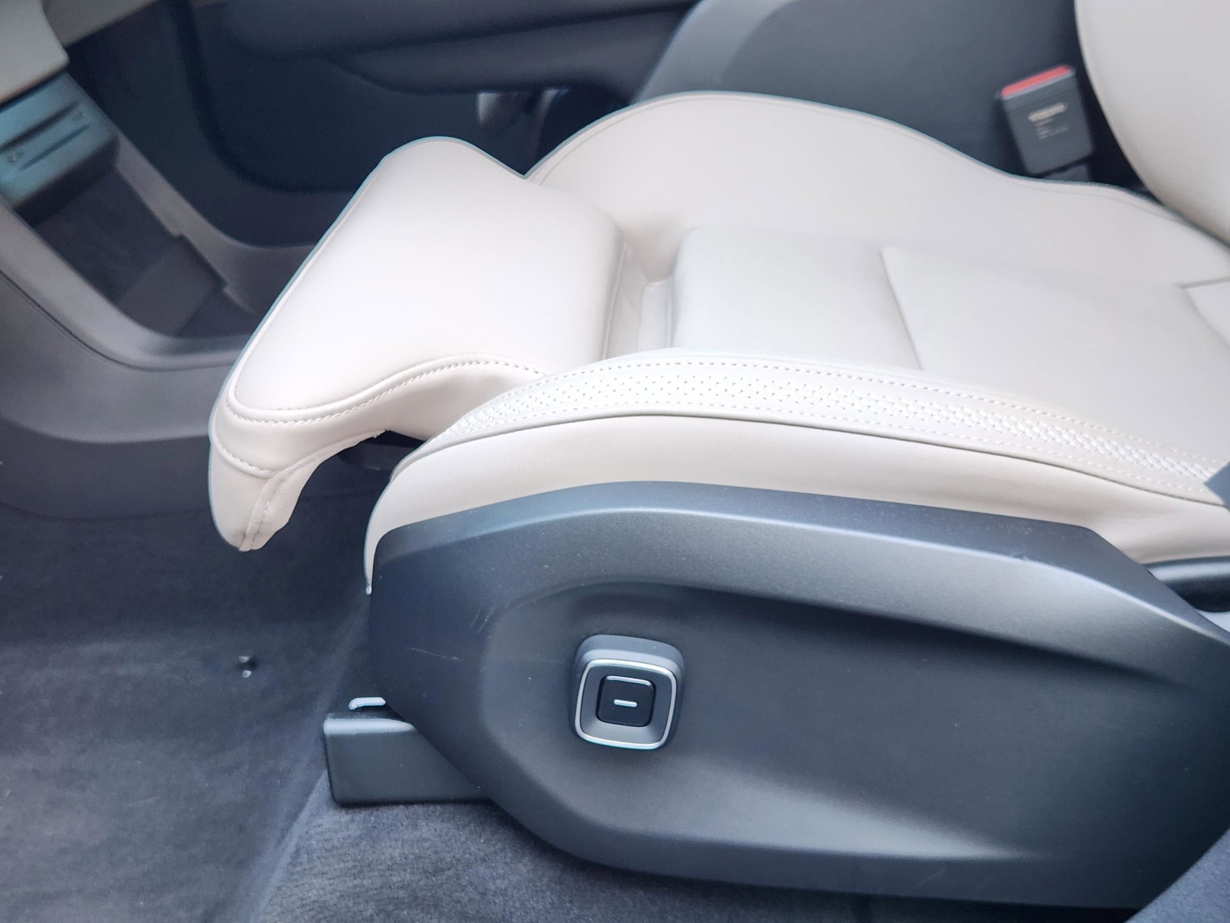 2025 Volvo EX90 Ultra - Photo 20