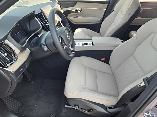 2026 Volvo XC90 Plus - Photo 10