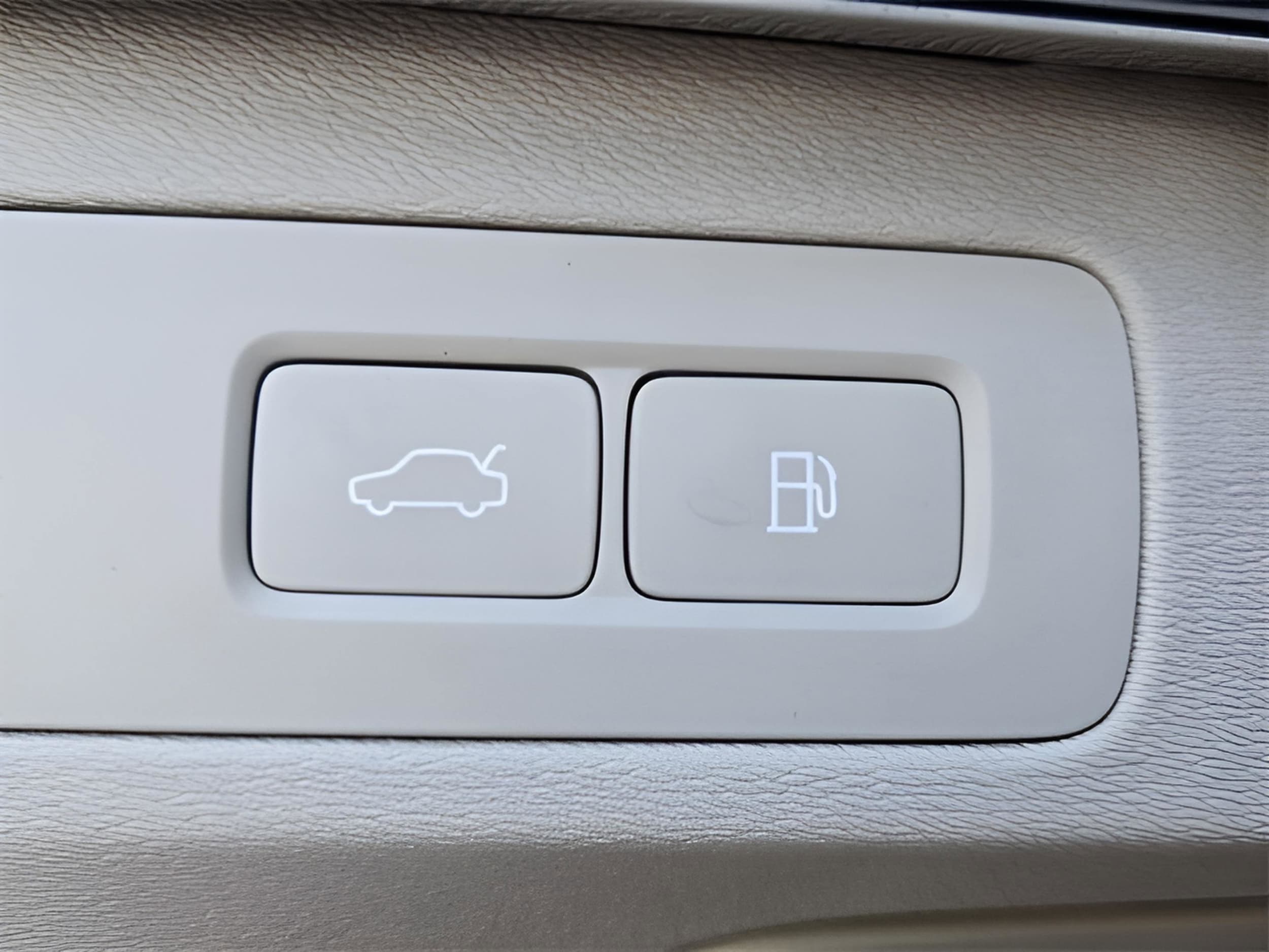 2025 Volvo XC90 Plus - Photo 30