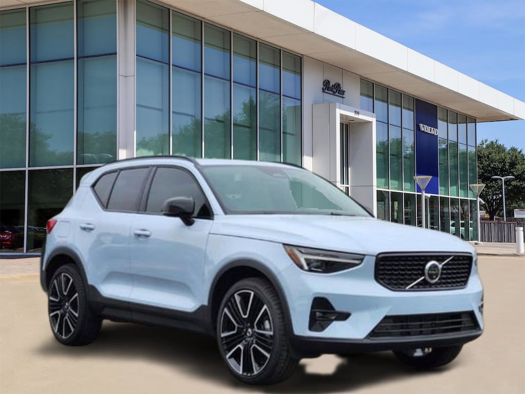 Used 2025 Volvo XC40 B5 Ultra Dark Theme SUV