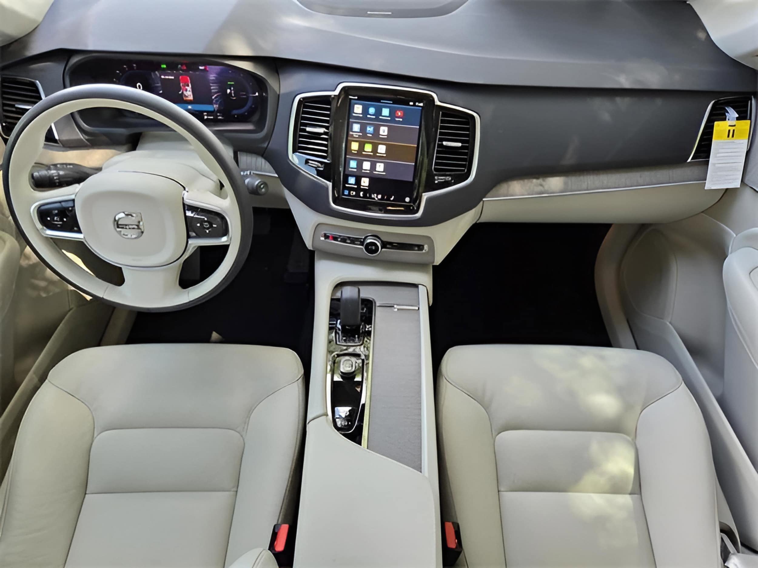2025 Volvo XC90 Plus - Photo 34
