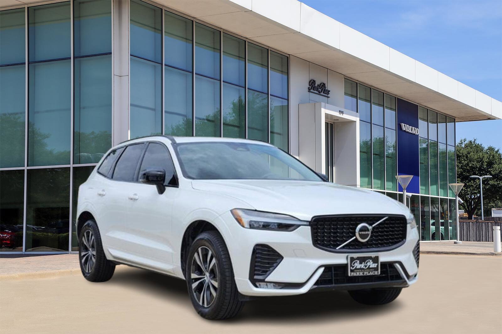 2025 Volvo XC60 B5 Core photo 2