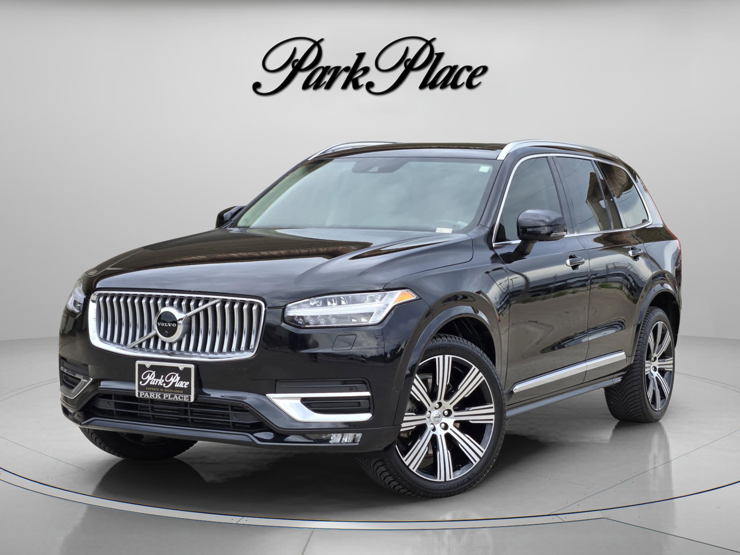 2022 Volvo XC90 T6 Inscription 6 Passenger AWD's photo