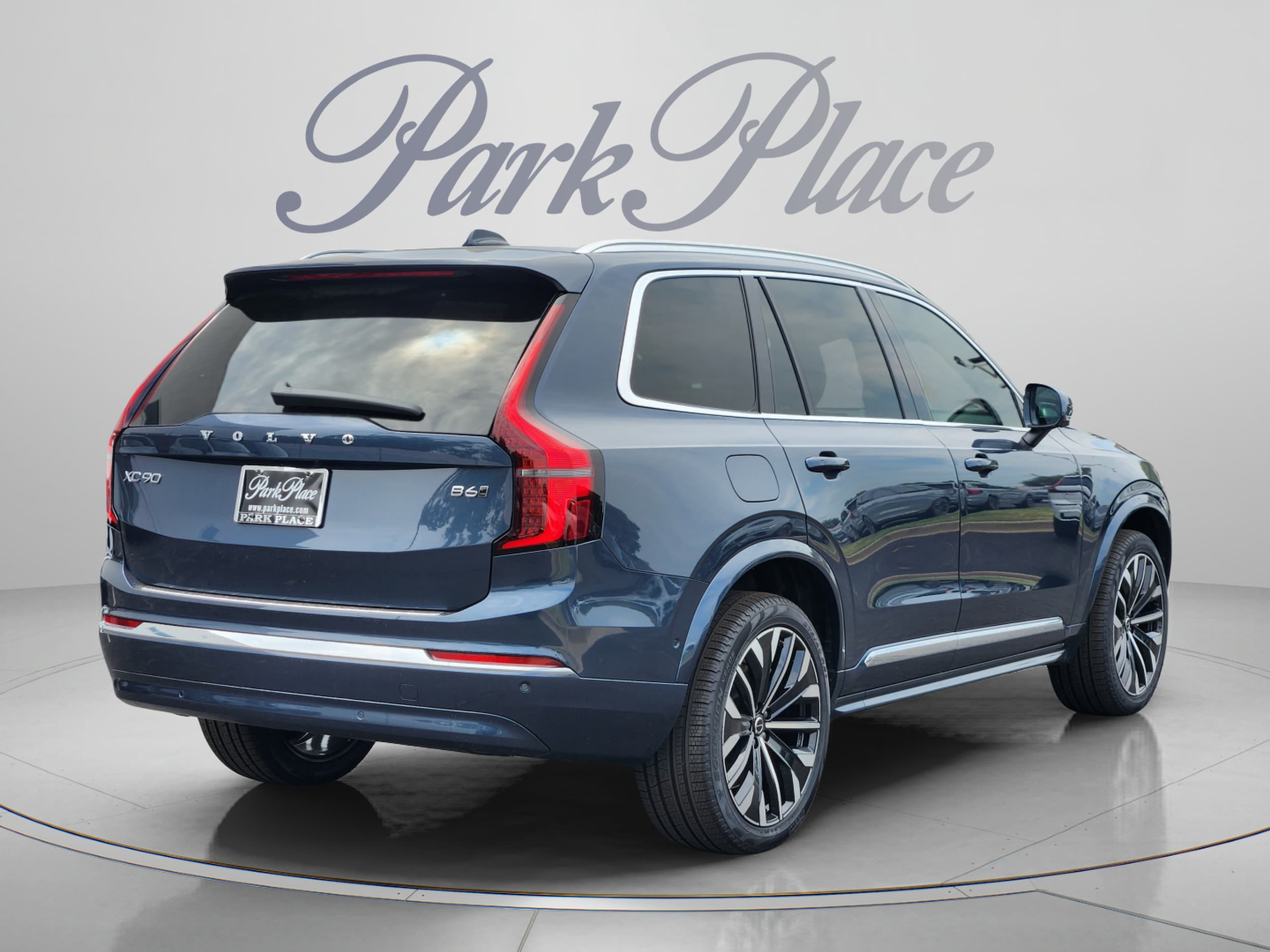 2026 Volvo XC90 Plus - Photo 6