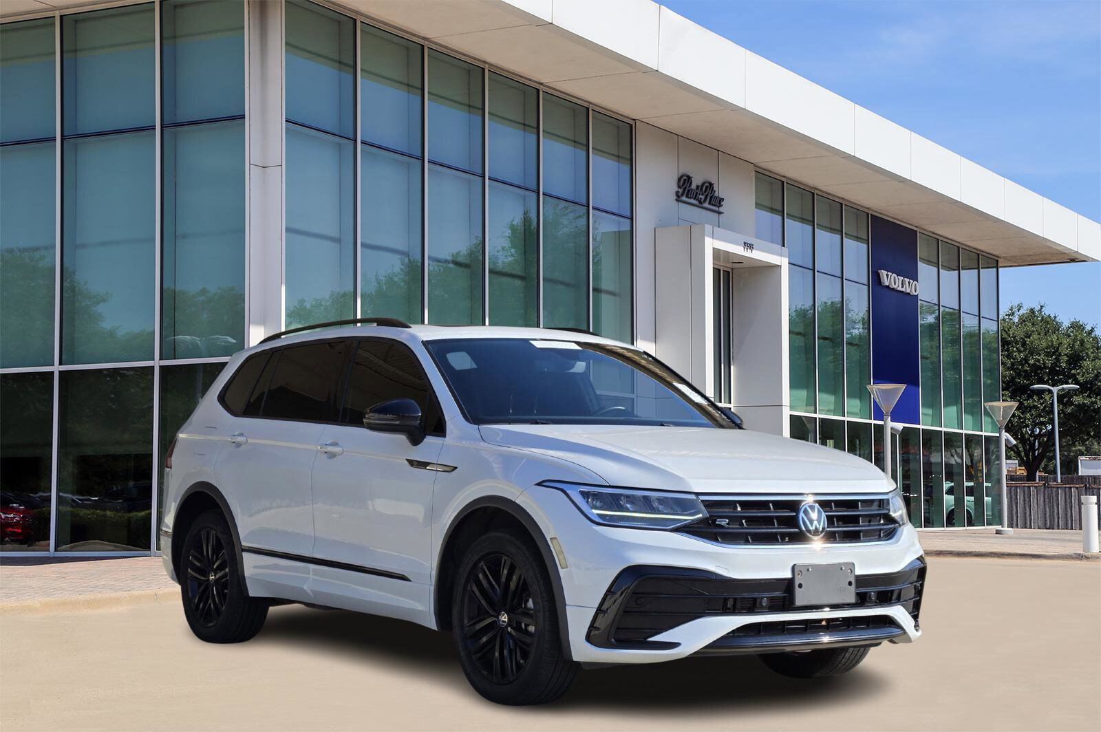 2022 Volkswagen Tiguan SE R-Line Black photo 2