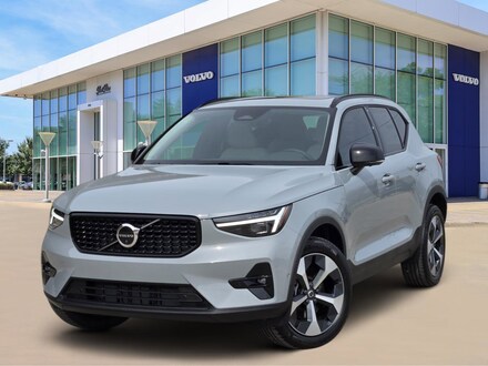 2026 Volvo XC40 B5 Plus SUV