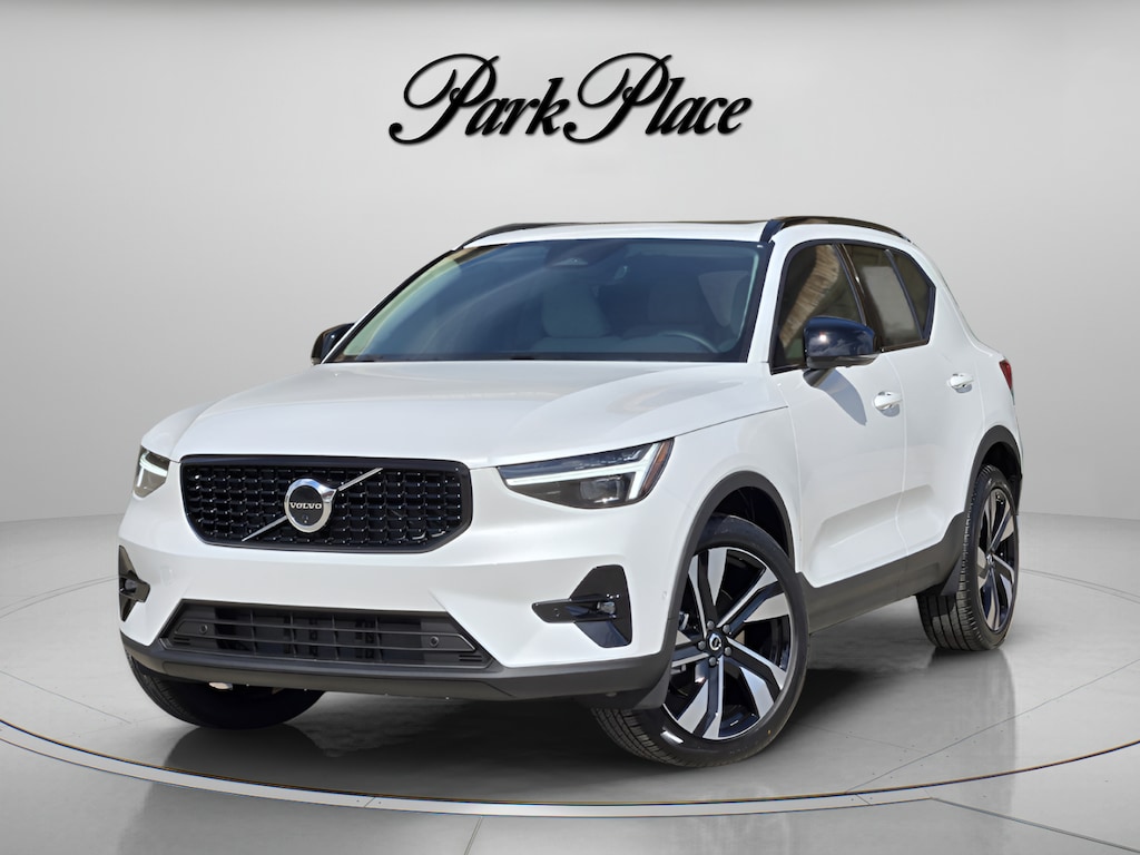 Used 2026 Volvo XC40 B5 Plus SUV