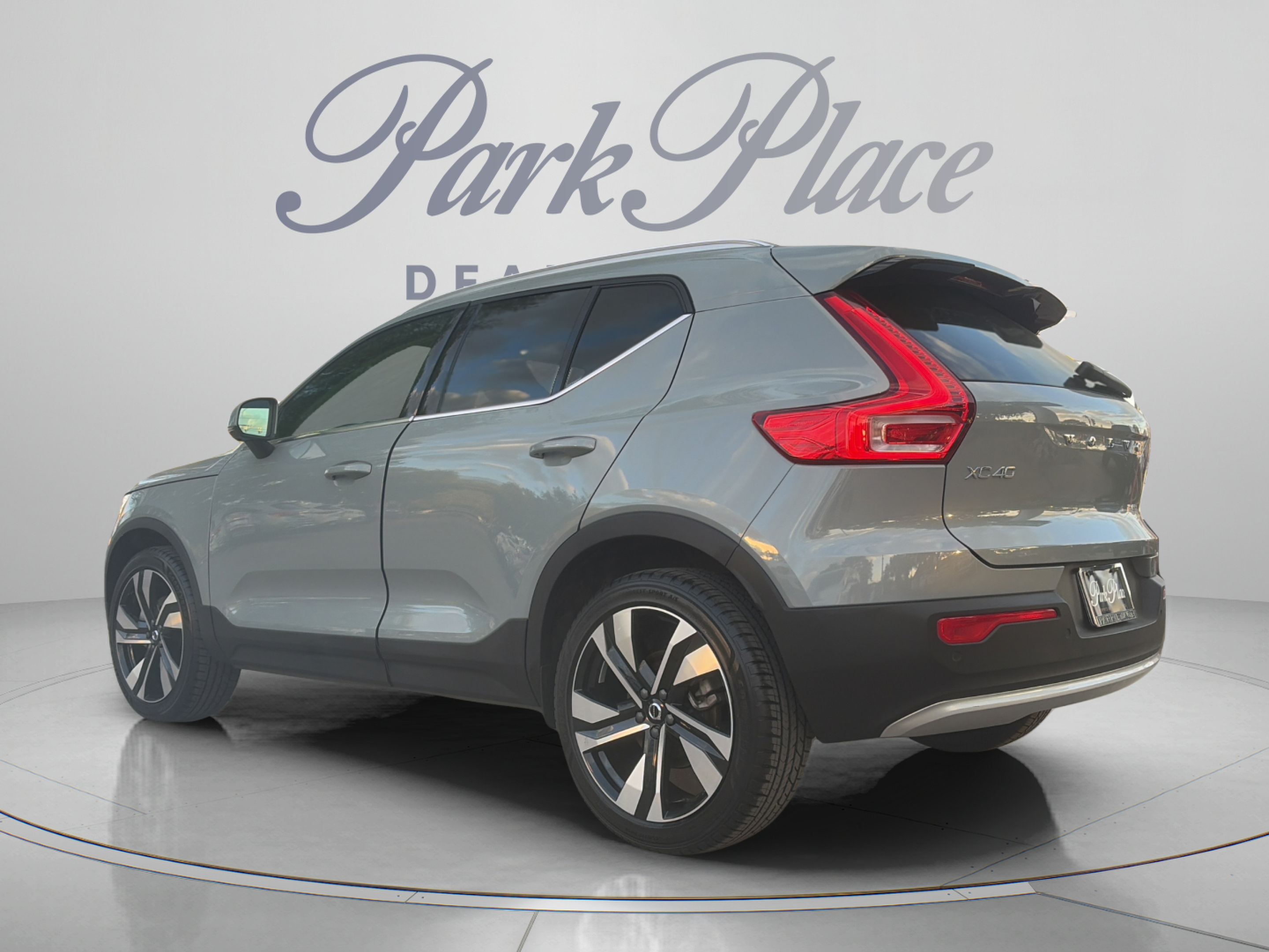 Used 2024 Volvo XC40 B5 Plus Bright Theme SUV